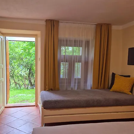 Klinger - Nad Jazerom Guest house